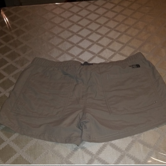 THE NORTH FACE WOMENS CLASSIC V HIKE SHORT - Picture 2 of 4
